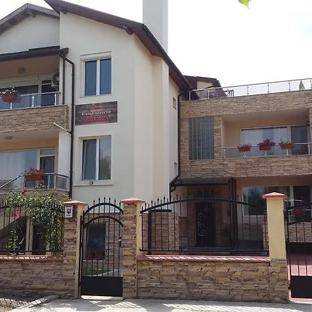 Guest house Amira 2*