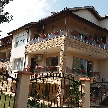 Amira Guest house